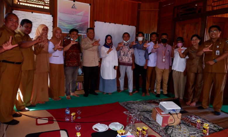 Bupati Bolmut, Depri Pontoh Sambangi Sekretariat TBM TI